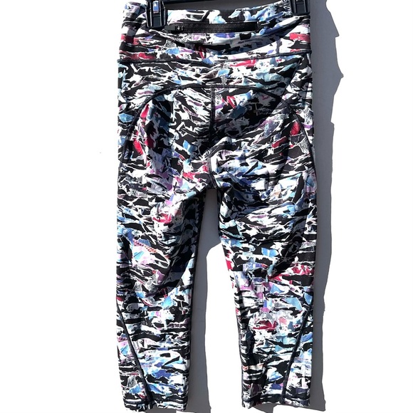 Lululemon Break Free Crop (Nulux 17")
Culture Clash Starlight Black 4 pants - Picture 6 of 10